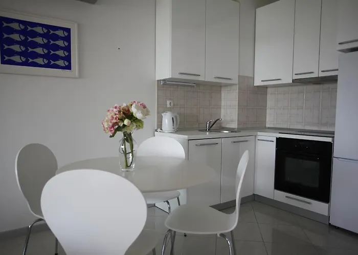 Art Split 아파트 *